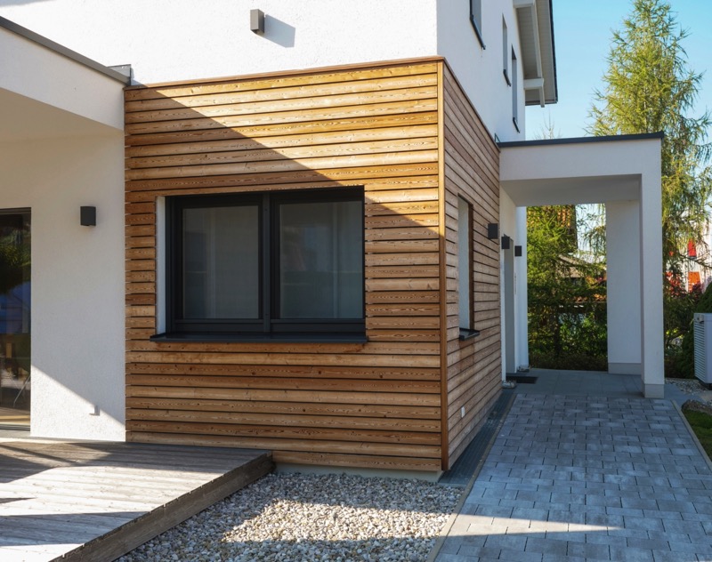 shutterstock 2073667304